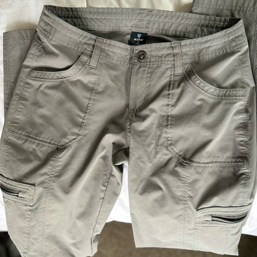 Like-New Kuhl Women’s Hiking Pants Gray size 4 Straight Leg
